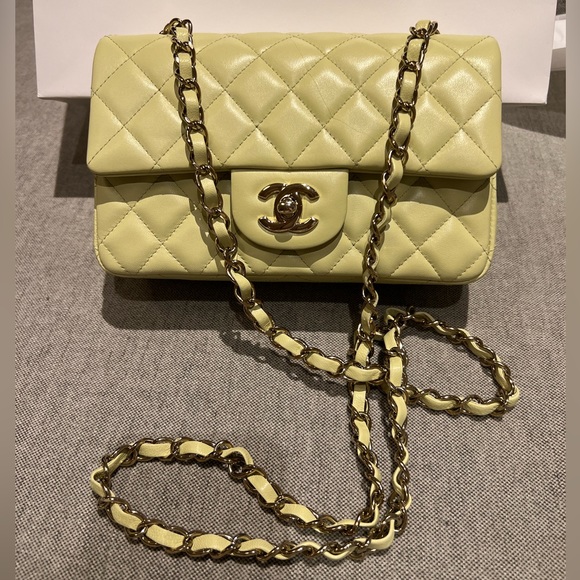 NEW Chanel classic flap pistachio color lamb skin gold hardware - Picture 6 of 6